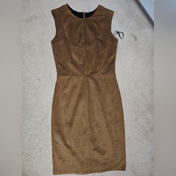 Dress - Picture 2 of 5